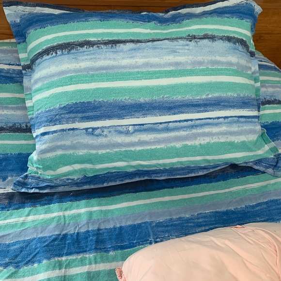 Twin Duvet Cover with 1 sham duvet insert included - Picture 4 of 8